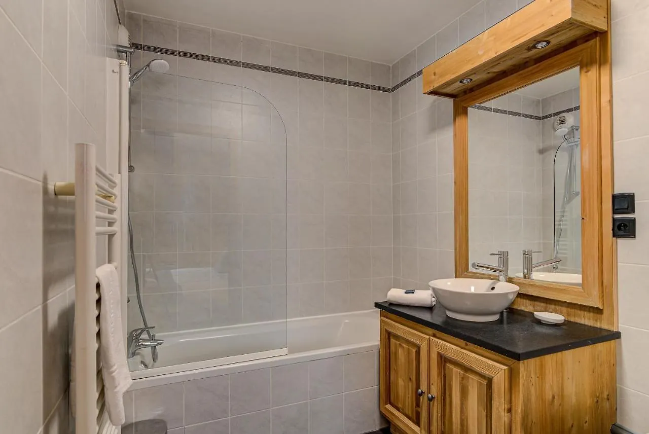 Apartment Le Paradis 1 - Alpes Travel - Central Chamonix