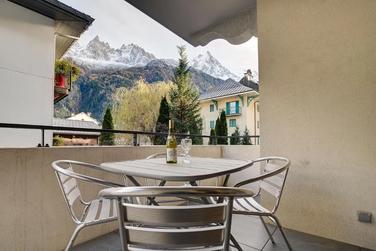 Apartment Le Paradis 1 - Alpes Travel - Central Chamonix 0*,