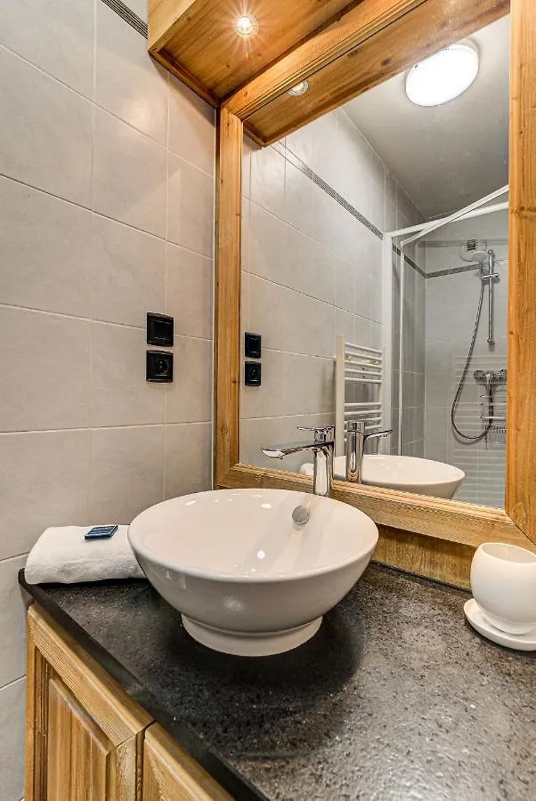 Apartment Le Paradis 1 - Alpes Travel - Central Chamonix Mont Blanc