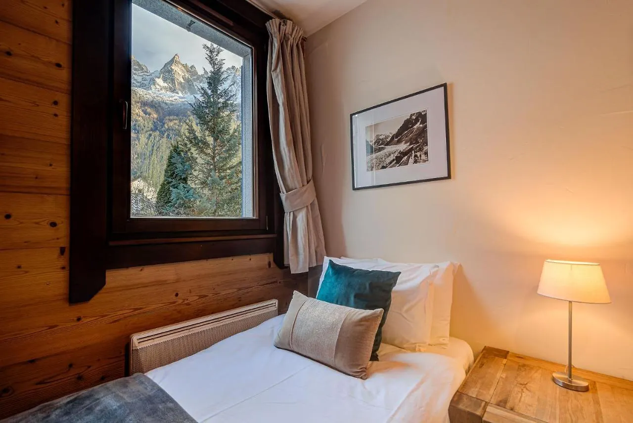 Apartment Le Paradis 1 - Alpes Travel - Central Chamonix Mont Blanc