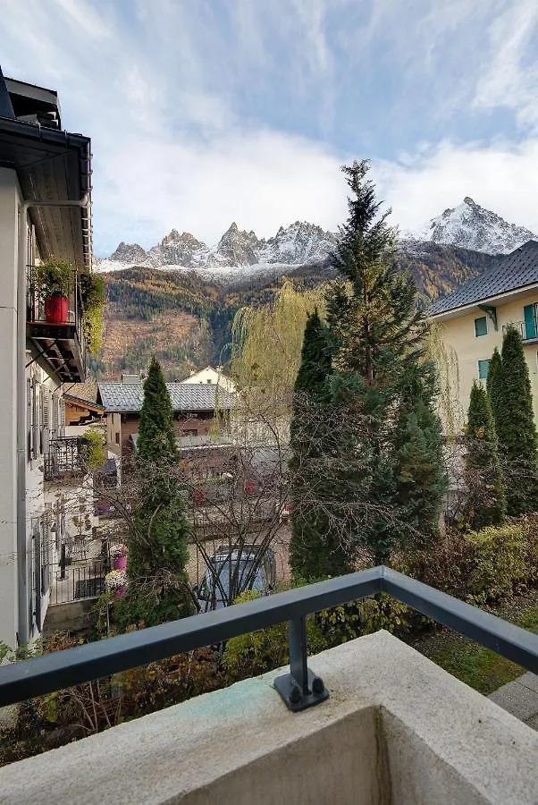 Apartment Le Paradis 1 - Alpes Travel - Central Chamonix Mont Blanc