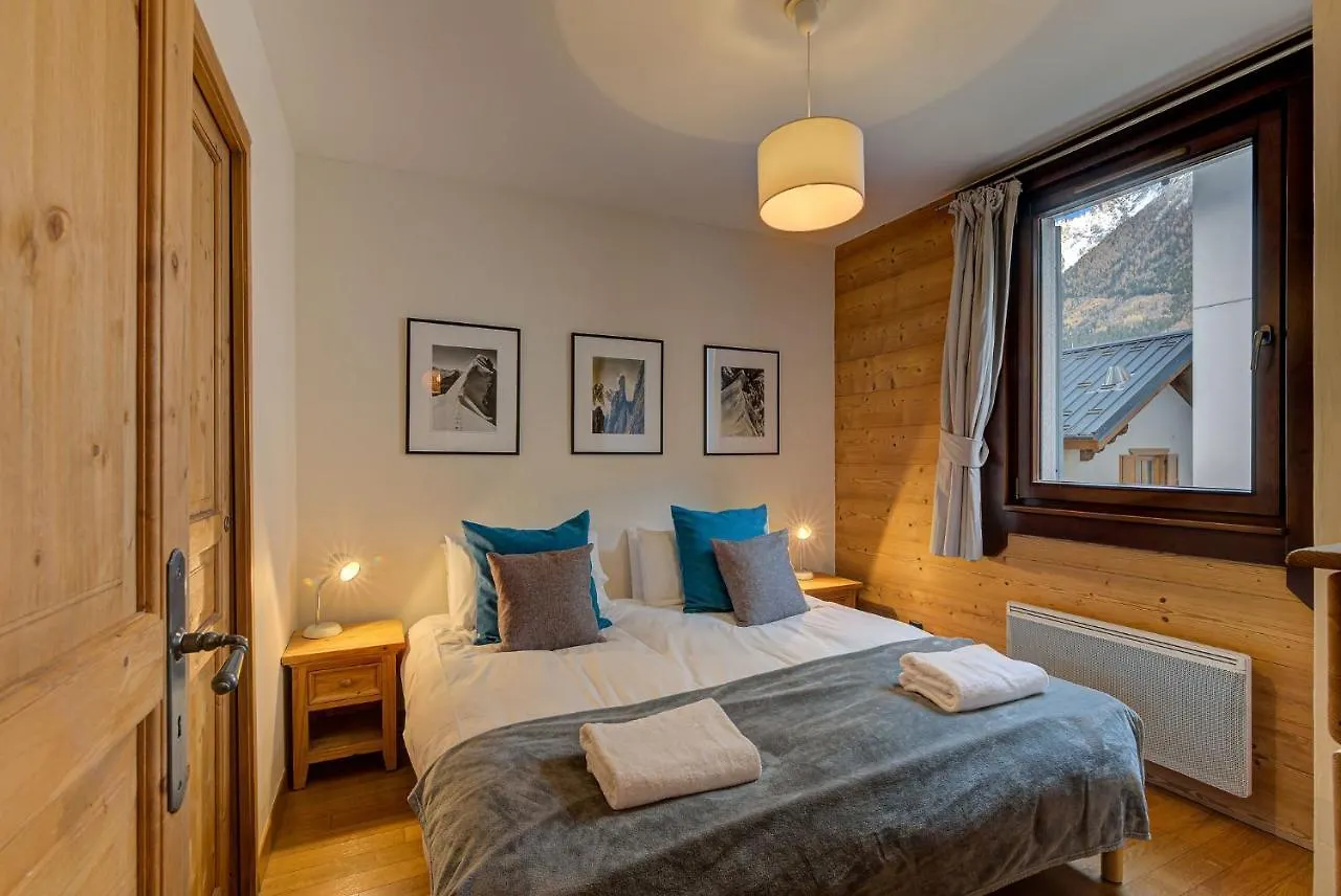 Apartment Le Paradis 1 - Alpes Travel - Central Chamonix Mont Blanc
