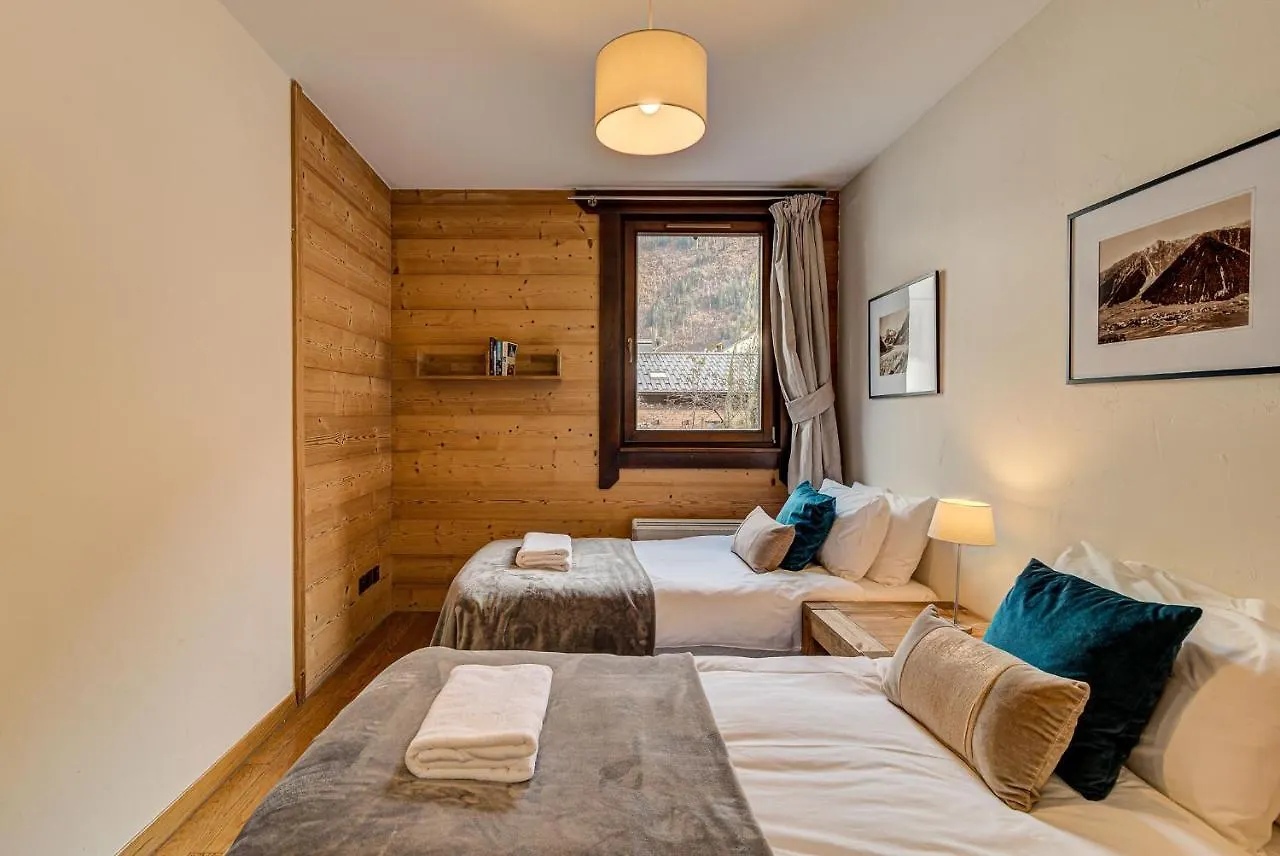 Apartment Le Paradis 1 - Alpes Travel - Central Chamonix Mont Blanc